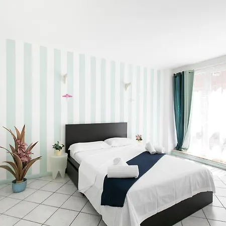 Marconi Apartment